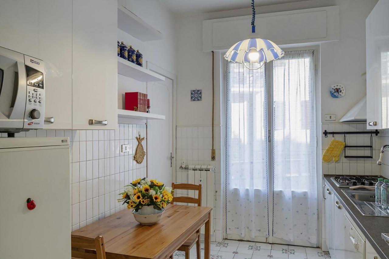 Homey Seaview Apartment By Wonderful Italy Генуя Екстер'єр фото